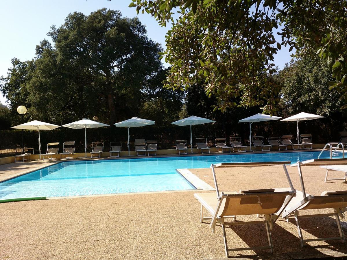Nuraghe Ruiu Camping & Bungalow Norbello Bagian luar foto